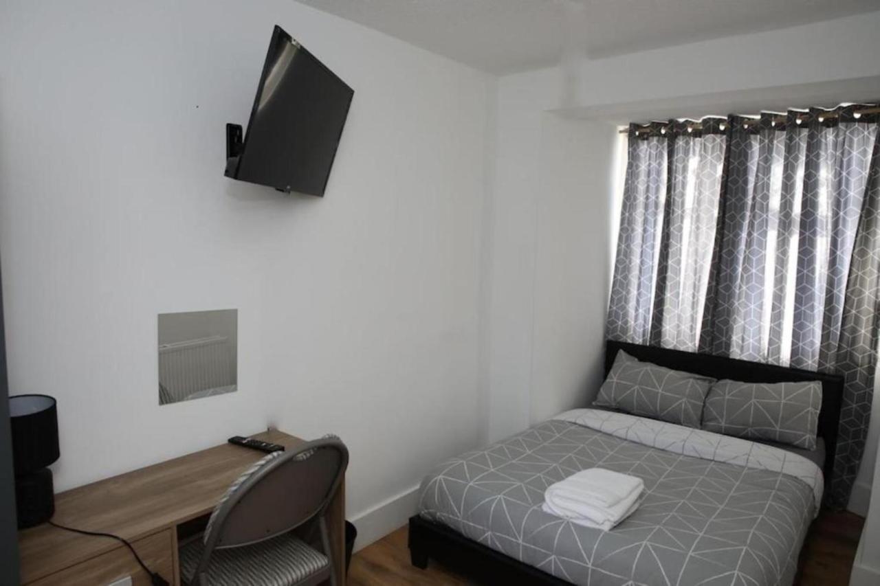 Oyo Timi Holiday Homes Londen Buitenkant foto