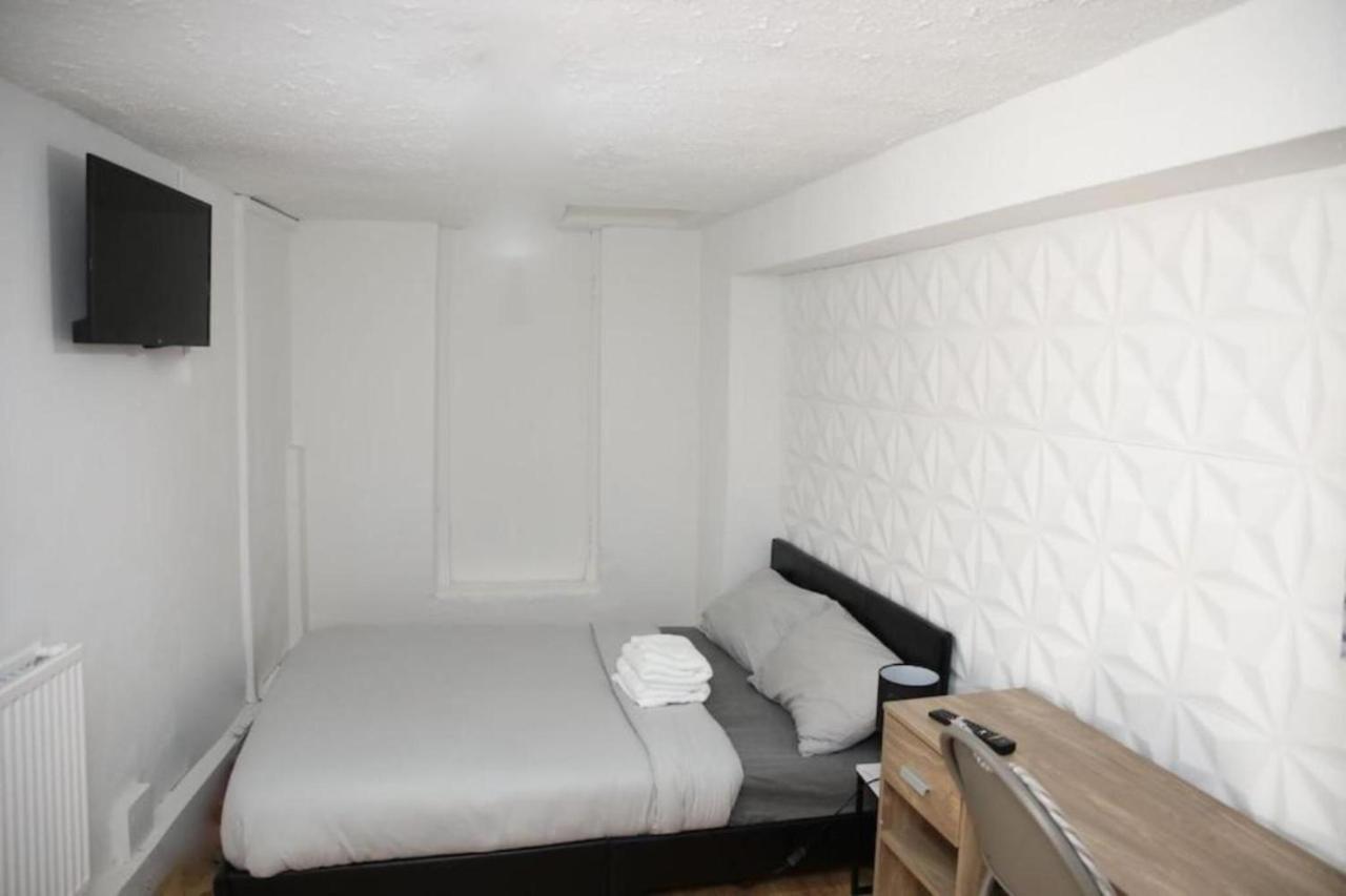 Oyo Timi Holiday Homes Londen Buitenkant foto