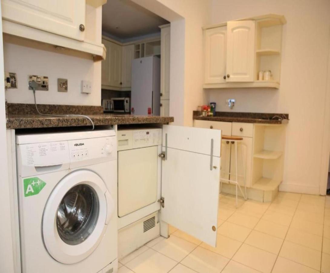 Oyo Timi Holiday Homes Londen Buitenkant foto