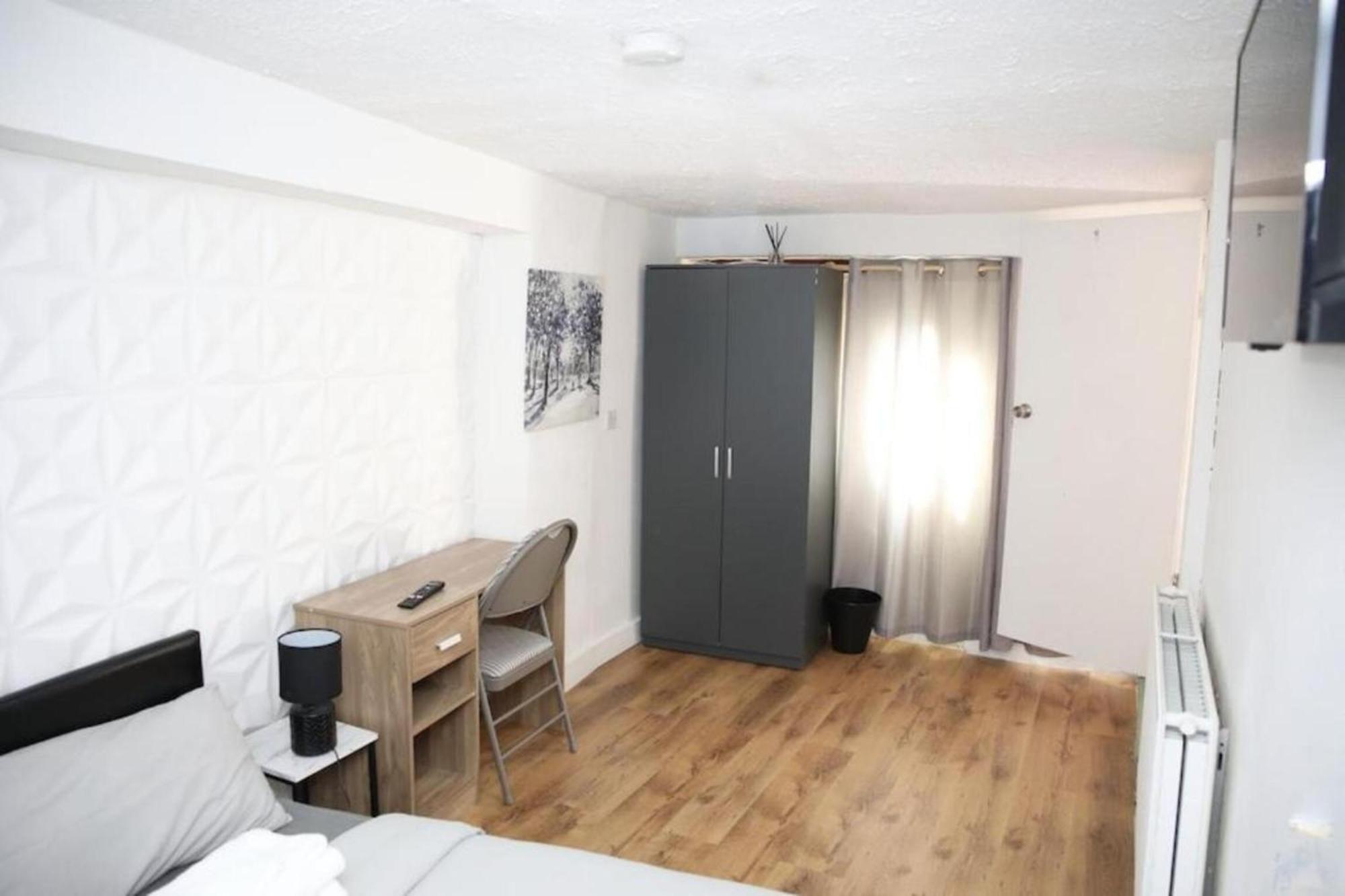 Oyo Timi Holiday Homes Londen Buitenkant foto